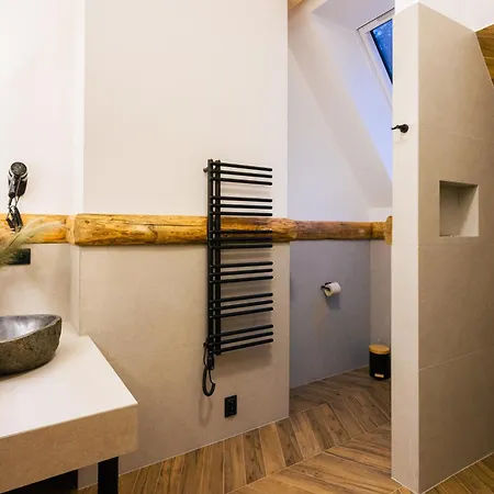 Chalet Vista Biohacking & Jacuzzi Recovery Chalet * デマノブスカ・ドリーナ