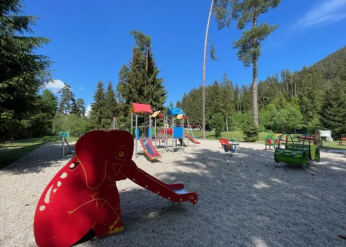 Vista With Jacuzzi 샬레 데마노브스카돌리나